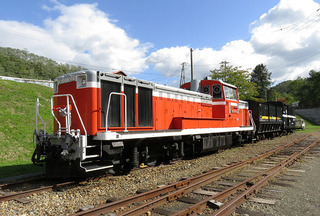 a24-DE10-1702c.jpg